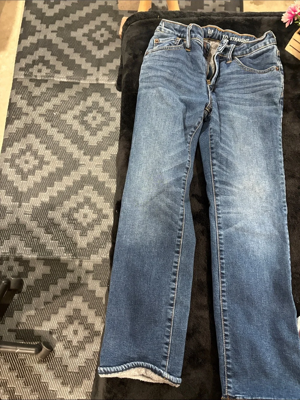 GAP kids Straight Leg Jeans in Medium Blue Wash
